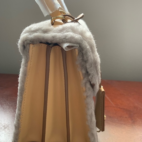 Samantha Thavasa - Picture 4 of 6